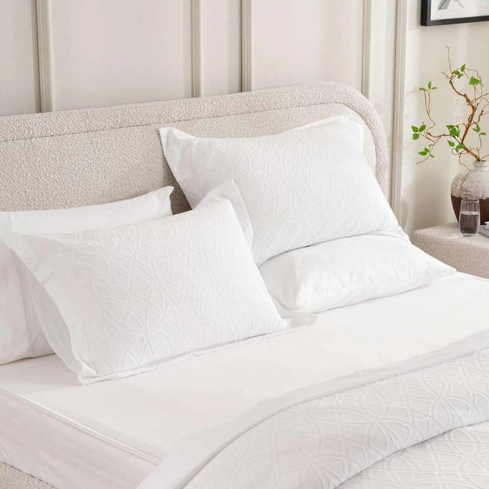Urban Studio Nicole Matelasse Jacquard 3-Piece King Duvet Cover Set 230X220Cm - White