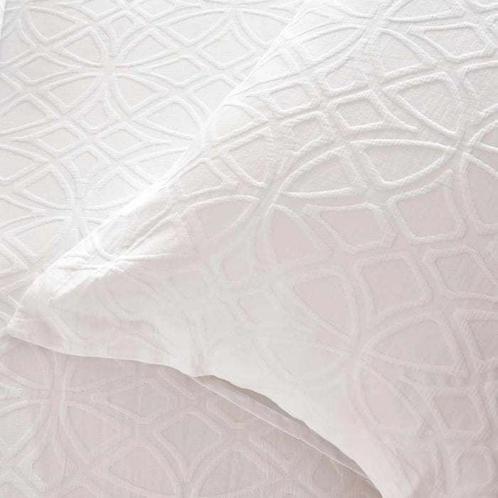 Urban Studio Nicole Matelasse Jacquard 3-Piece King Duvet Cover Set 230X220Cm - White