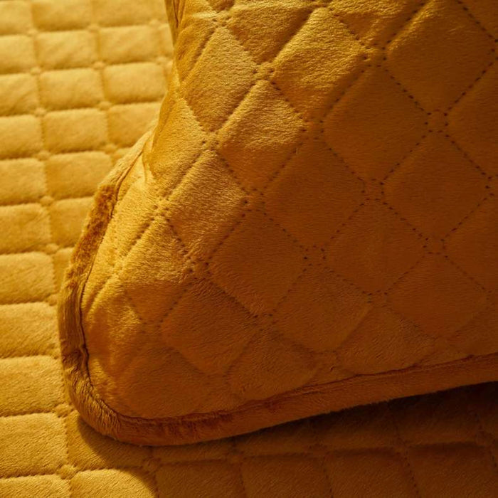 Veronica 3-Piece Velvet Quilted Bedspread Set 160X220Cm - Gold
