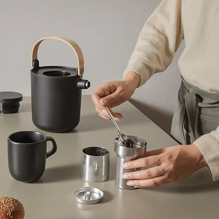 Nordic Kitchen Tea Vacuum Jug - 1.0L - Black - Eva Solo